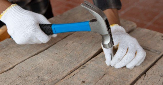why is a shingling hammer ideal for roofing work
